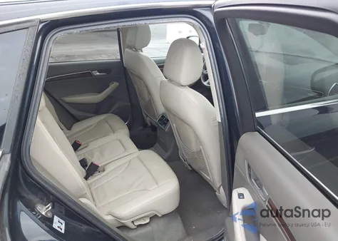 2010 Audi Q5 3.2 Premium z USA, uszkodzony, nr VIN WA1VKAFP8AA036681